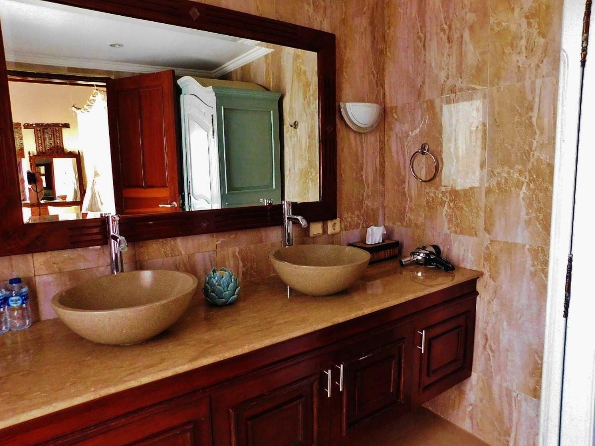 Villa Heliconia Seminyak Dış mekan fotoğraf